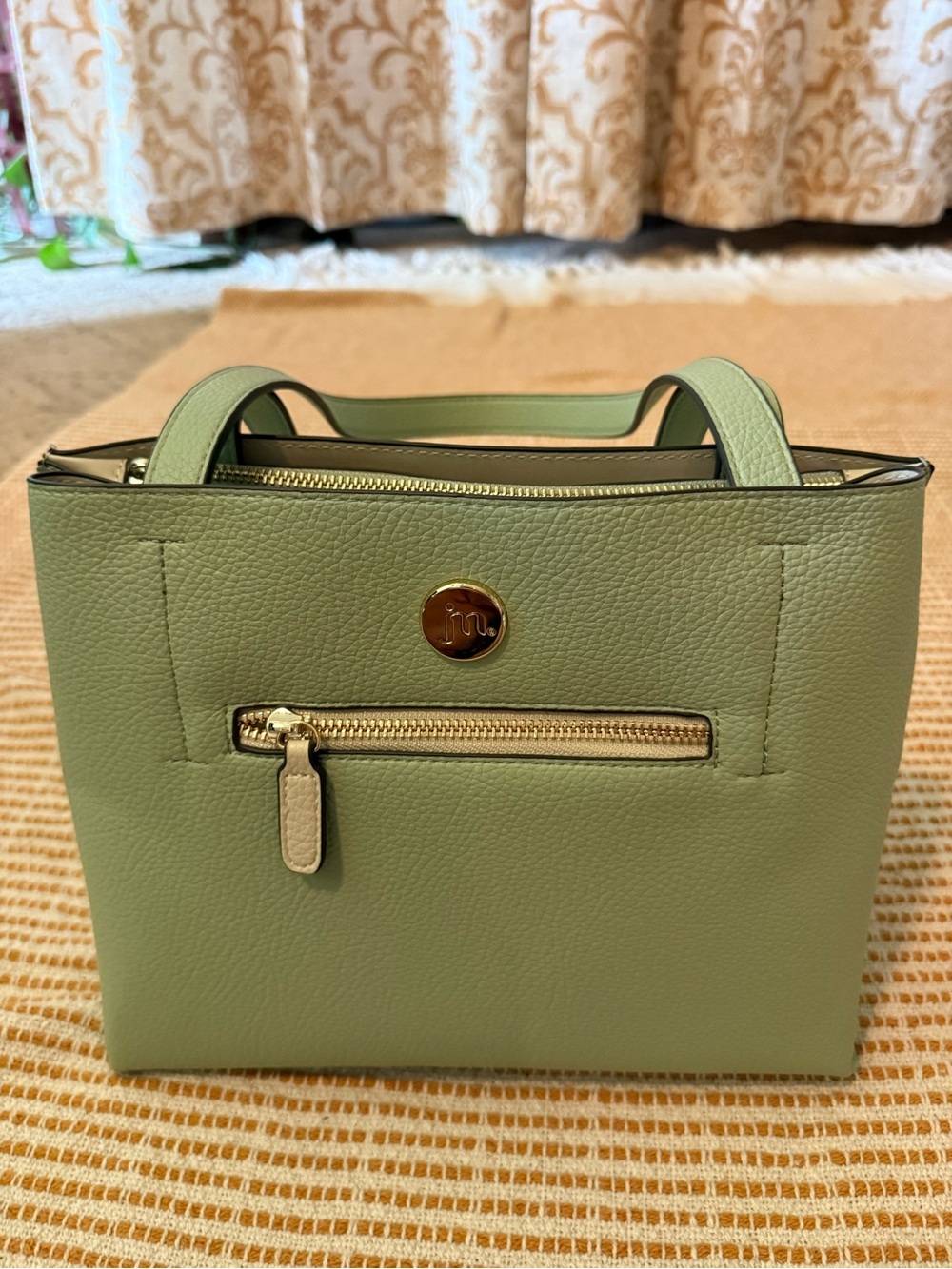 Jessica Moore Mint Green Vegan Leather Handbag.   NWOT